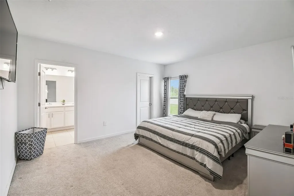 136 Citrine Loop Kissimmee FL 34758