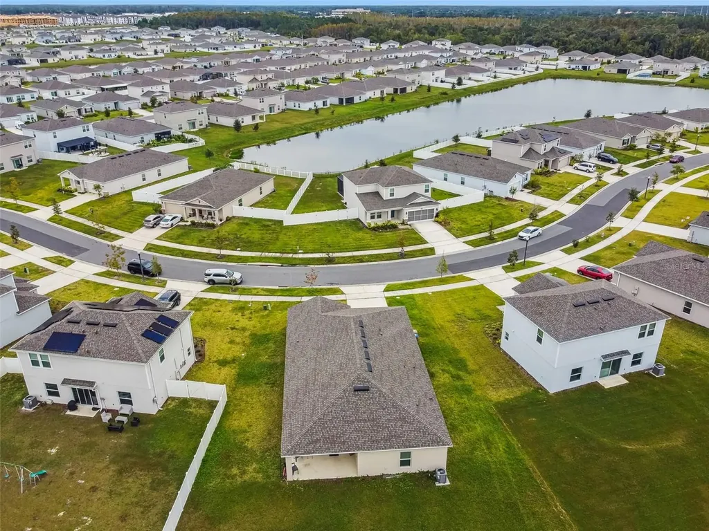136 Citrine Loop Kissimmee FL 34758