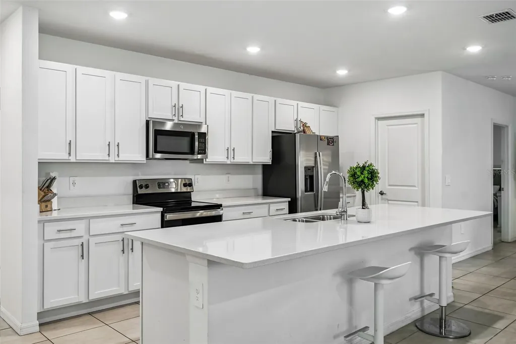136 Citrine Loop Kissimmee FL 34758