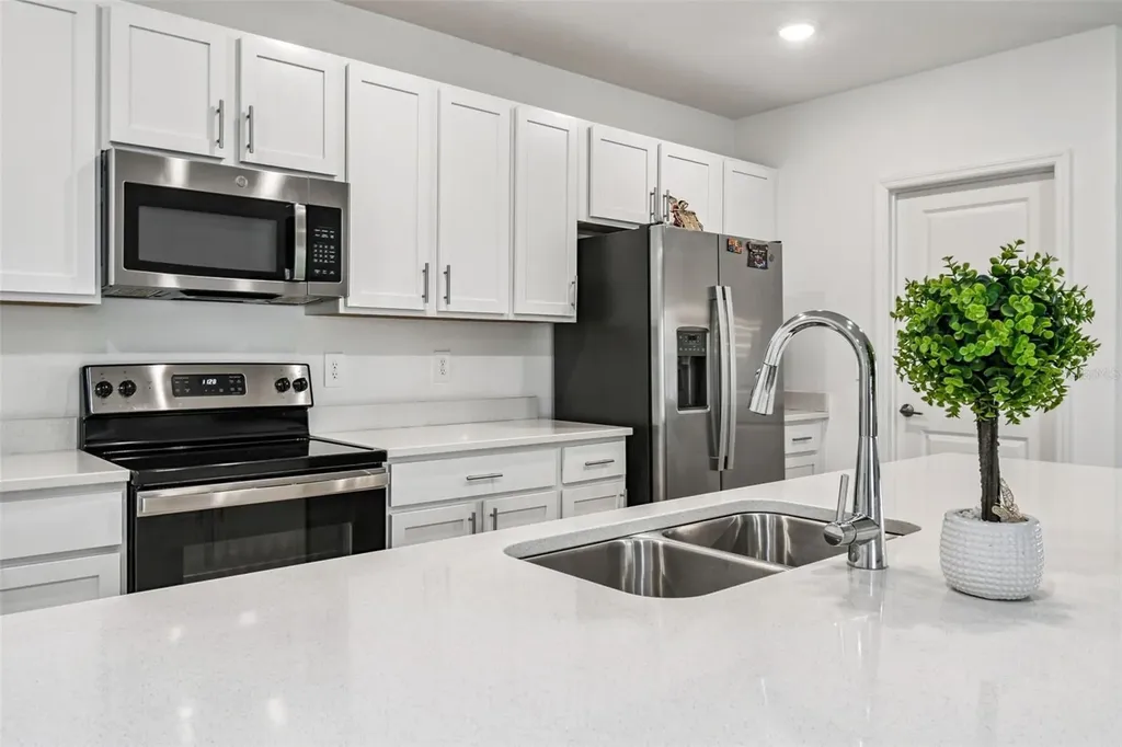 136 Citrine Loop Kissimmee FL 34758