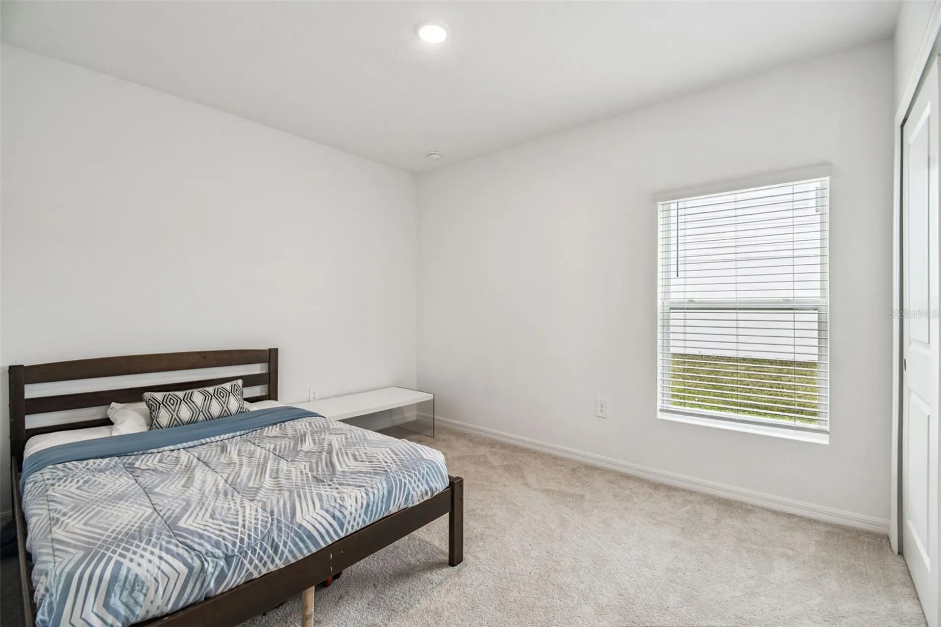 136 Citrine Loop Kissimmee FL 34758