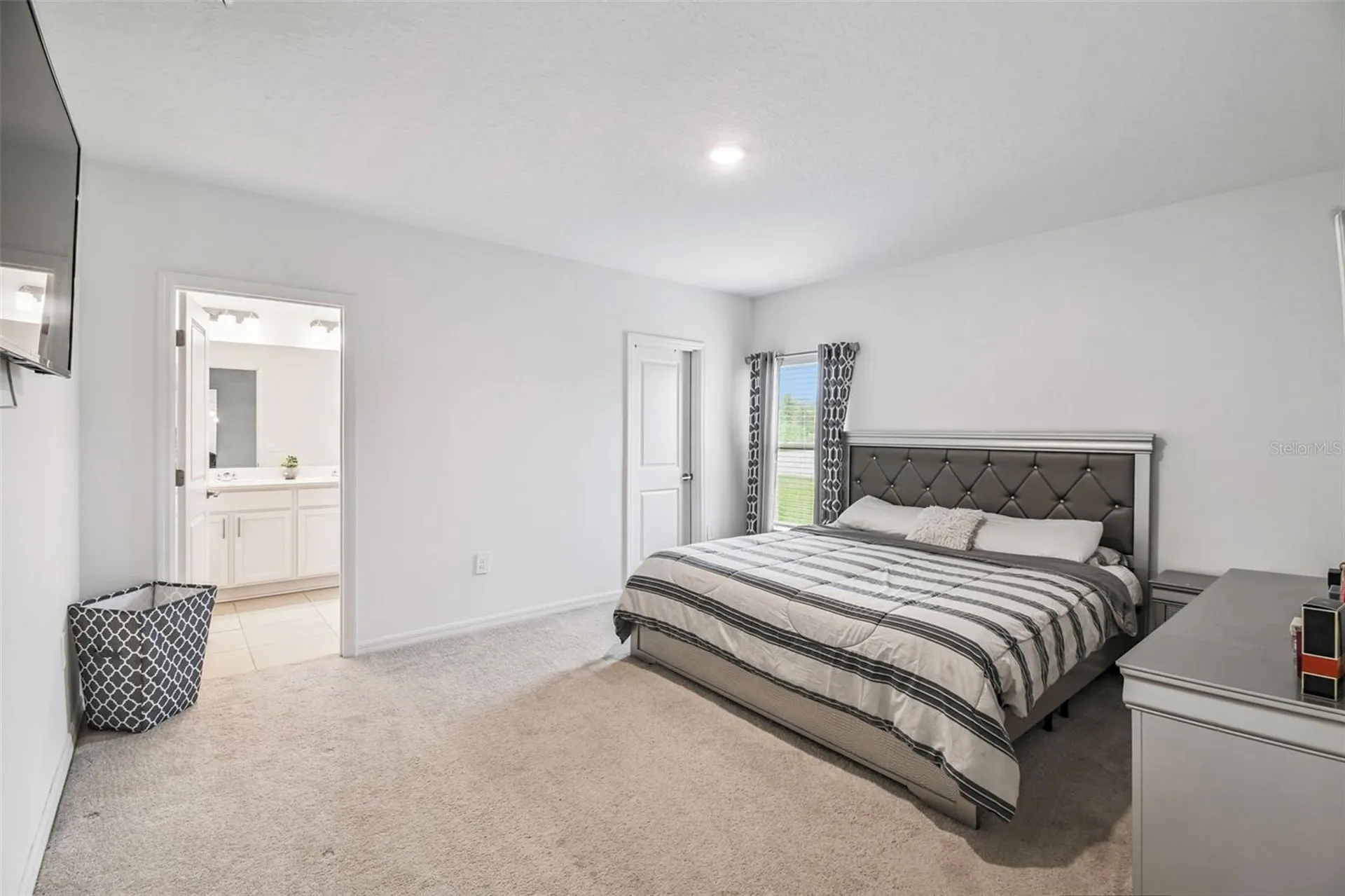136 Citrine Loop Kissimmee FL 34758
