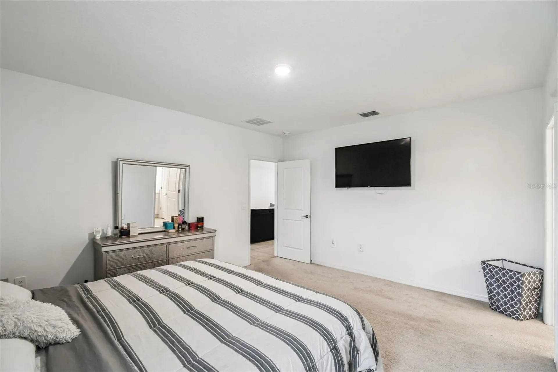 136 Citrine Loop Kissimmee FL 34758