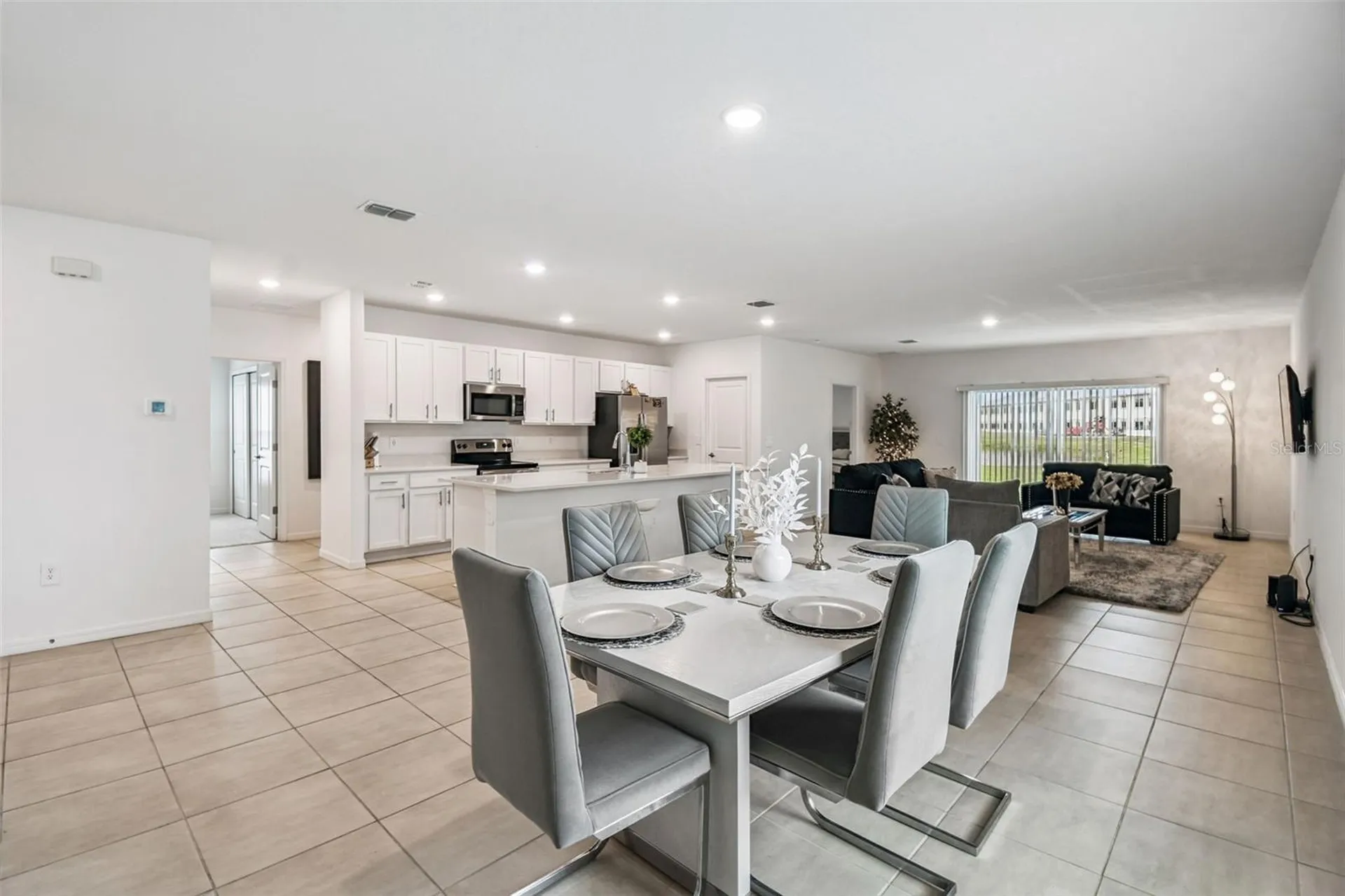 136 Citrine Loop Kissimmee FL 34758