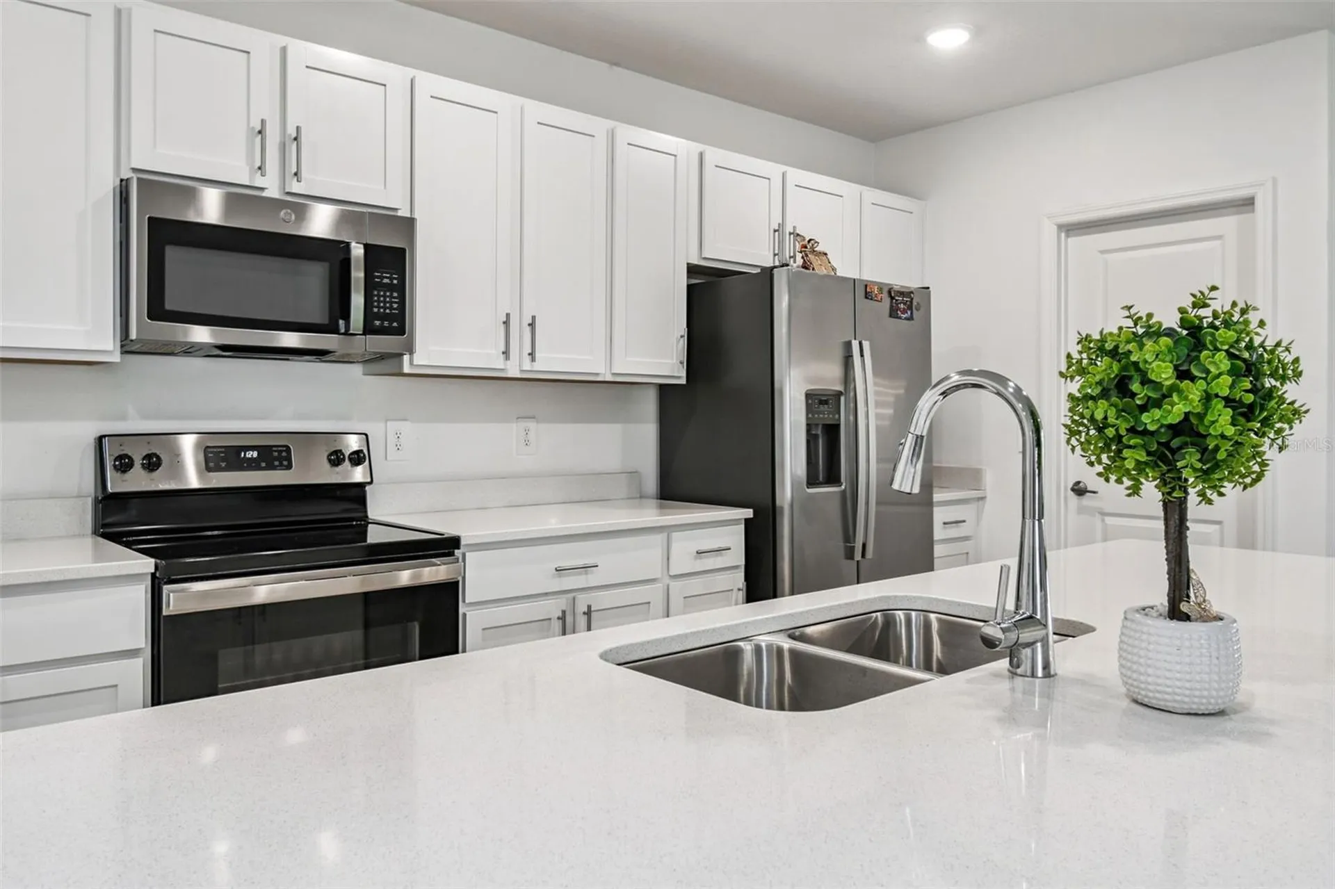 136 Citrine Loop Kissimmee FL 34758