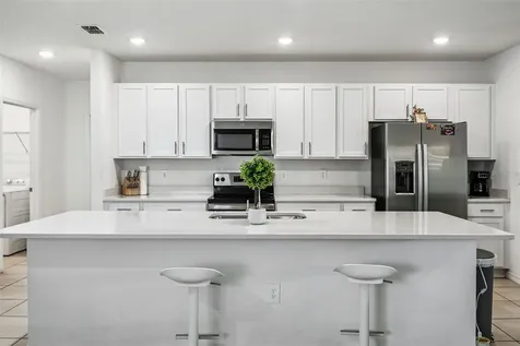 136 Citrine Loop Kissimmee FL 34758