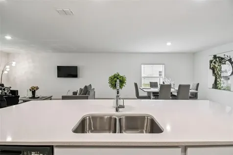 136 Citrine Loop Kissimmee FL 34758