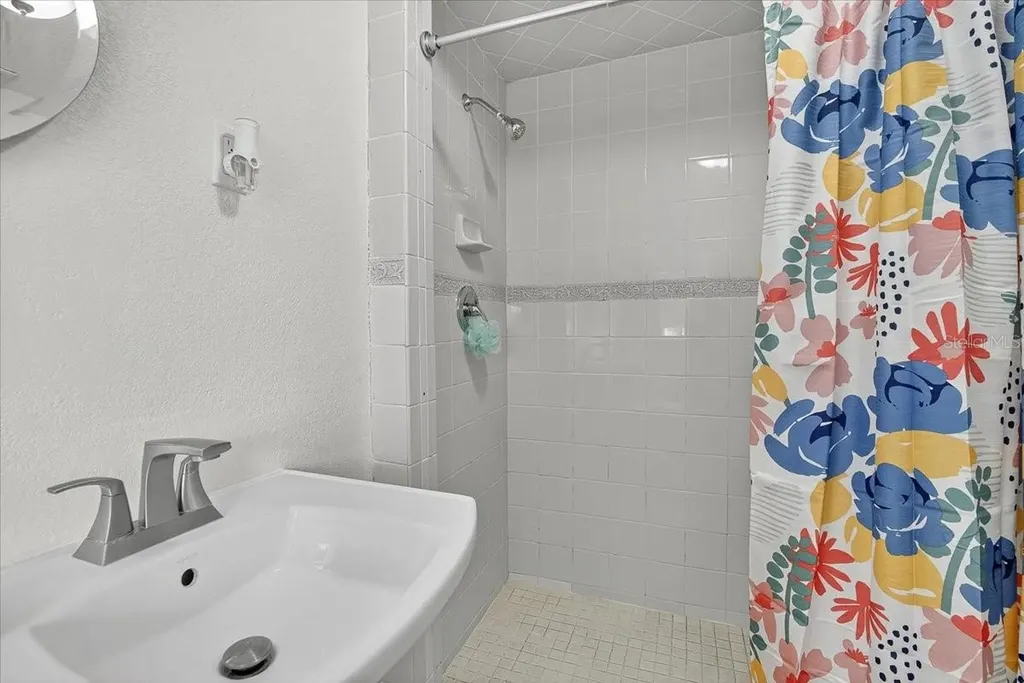 4515 W North Street Tampa FL 33614