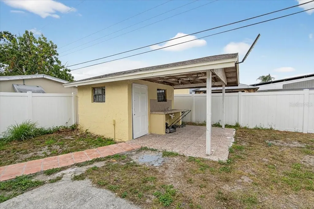 4515 W North Street Tampa FL 33614