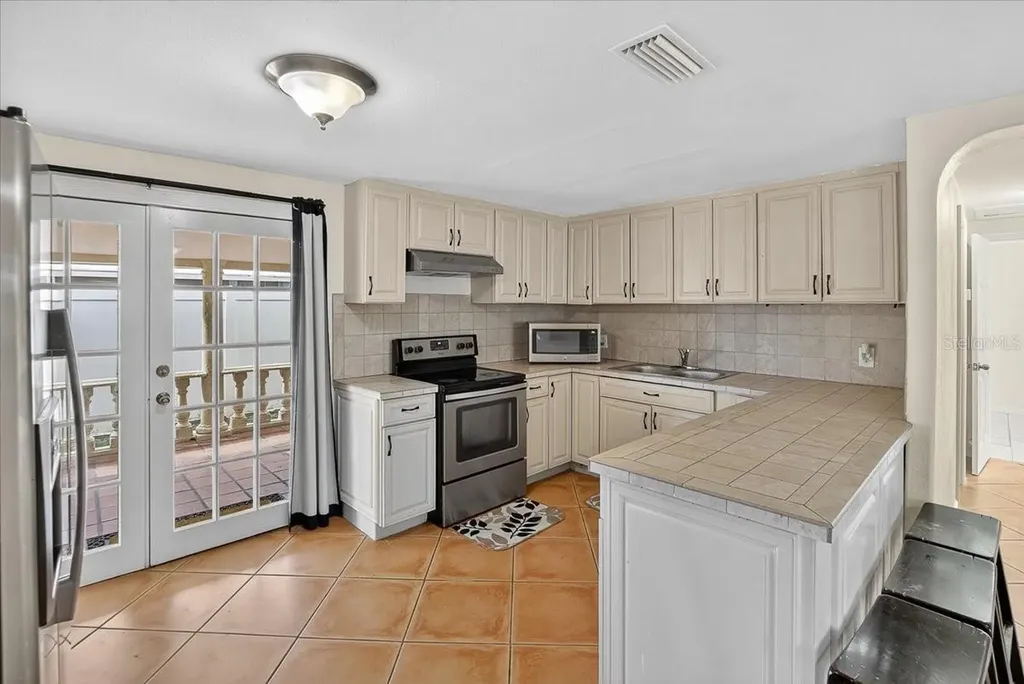 4515 W North Street Tampa FL 33614