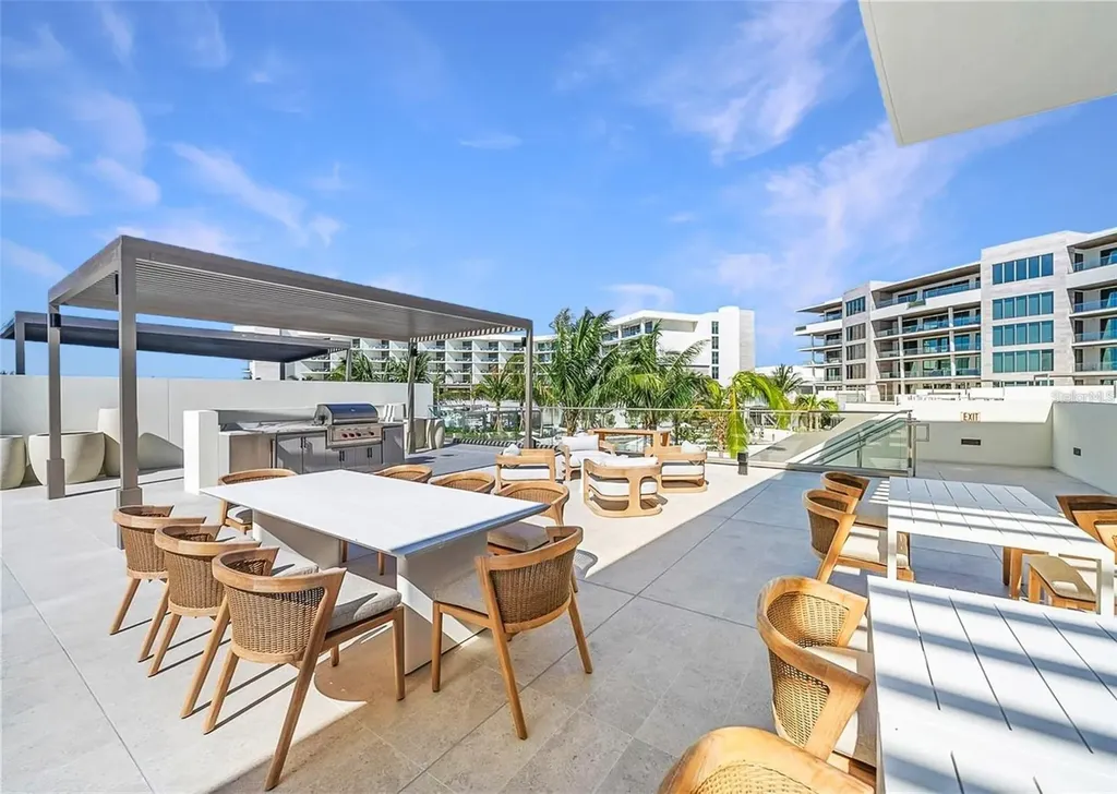 1581 Gulf Of Mexico Drive Longboat Key FL 34228