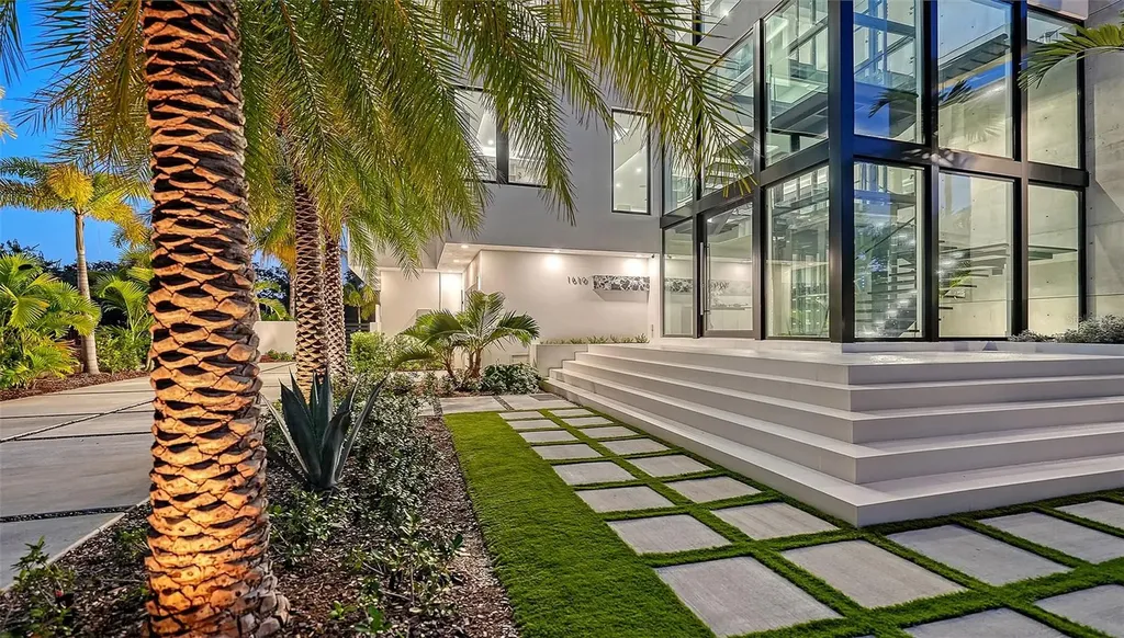 1610 N Lodge Drive Sarasota FL 34239
