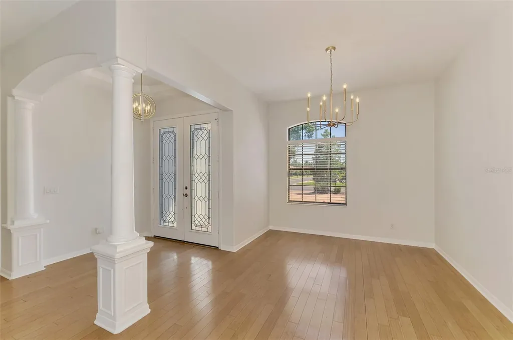 5684 Eastwind Drive Sarasota FL 34233