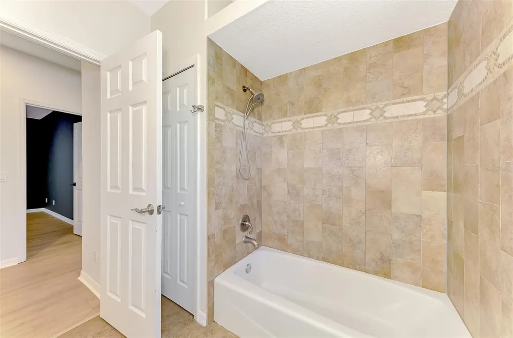 5684 Eastwind Drive Sarasota FL 34233