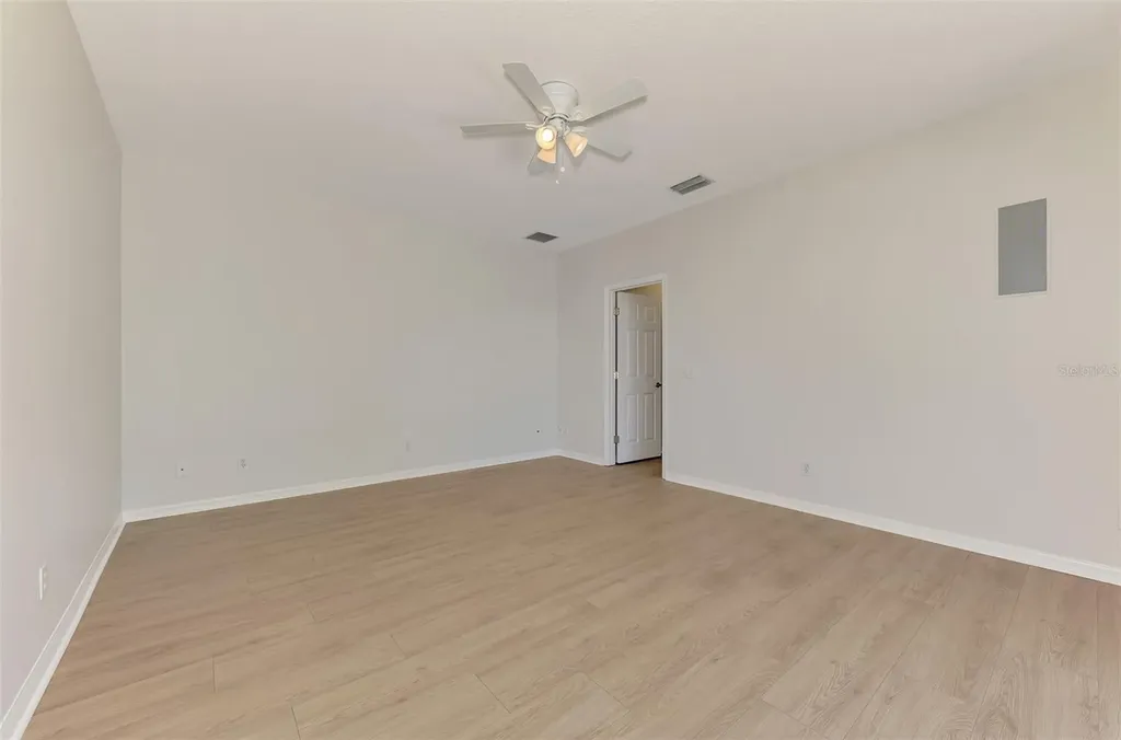 5684 Eastwind Drive Sarasota FL 34233