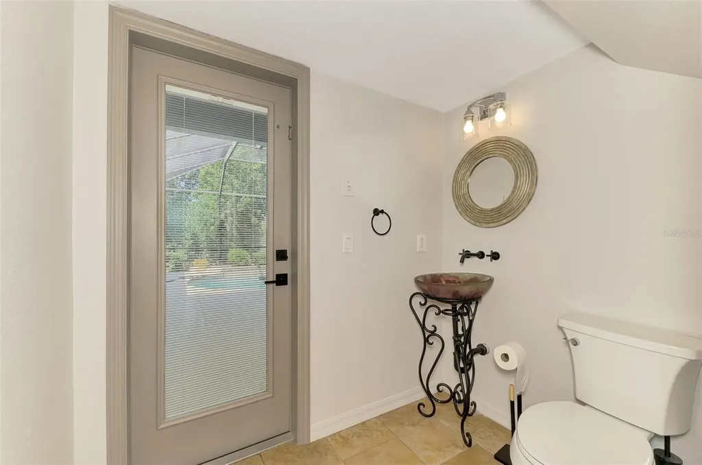 5684 Eastwind Drive Sarasota FL 34233