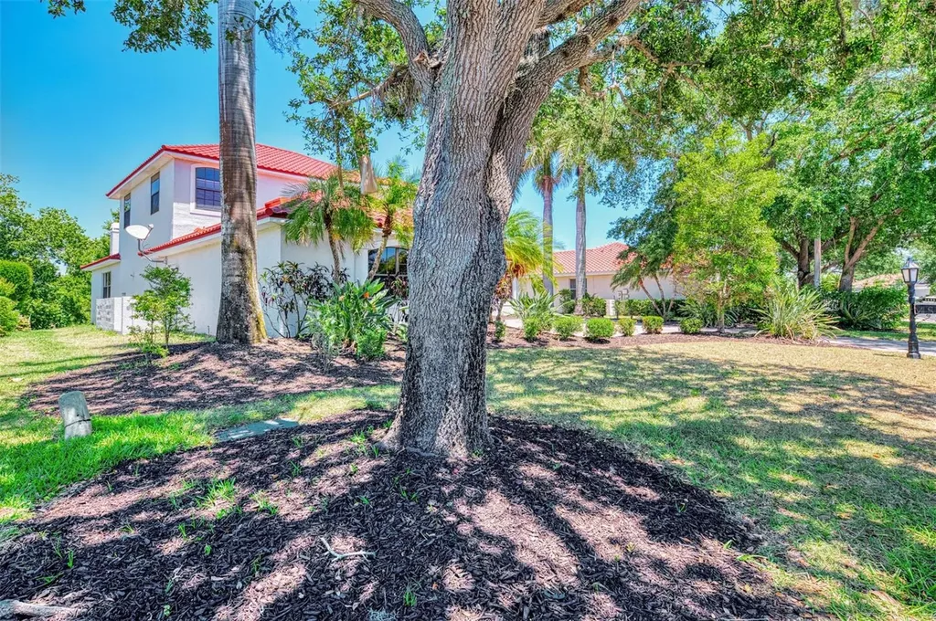 5684 Eastwind Drive Sarasota FL 34233