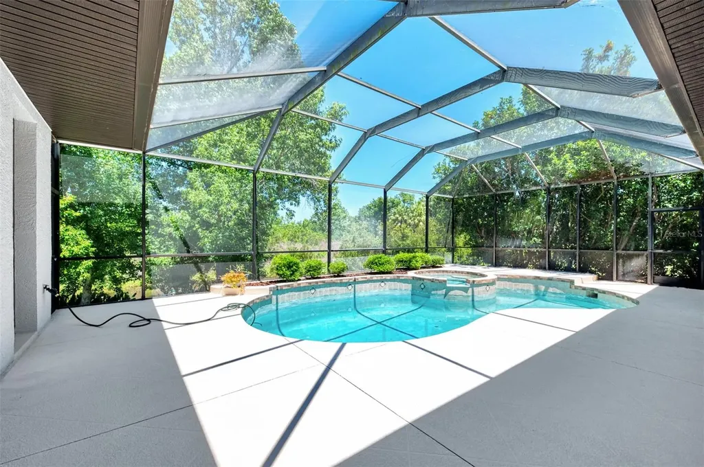5684 Eastwind Drive Sarasota FL 34233
