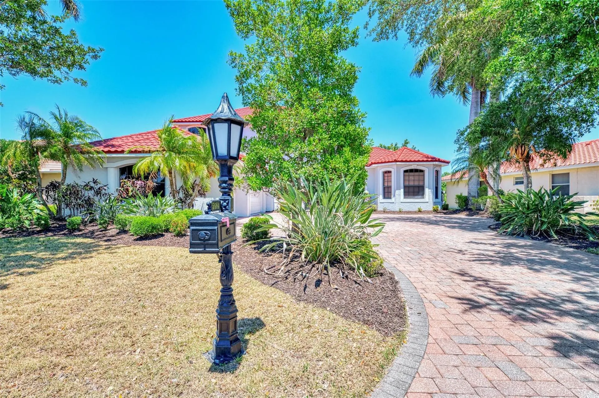 5684 Eastwind Drive Sarasota FL 34233