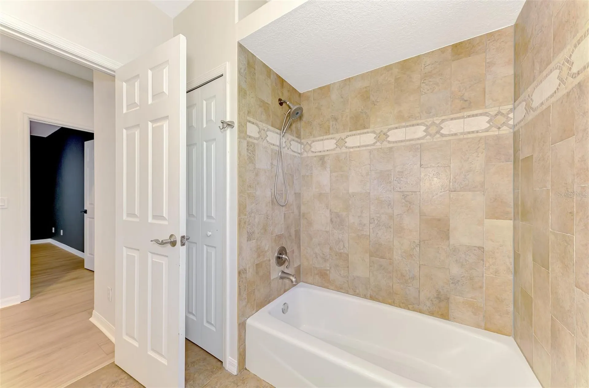 5684 Eastwind Drive Sarasota FL 34233