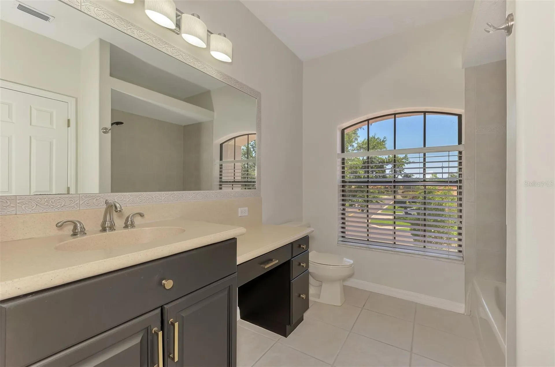 5684 Eastwind Drive Sarasota FL 34233