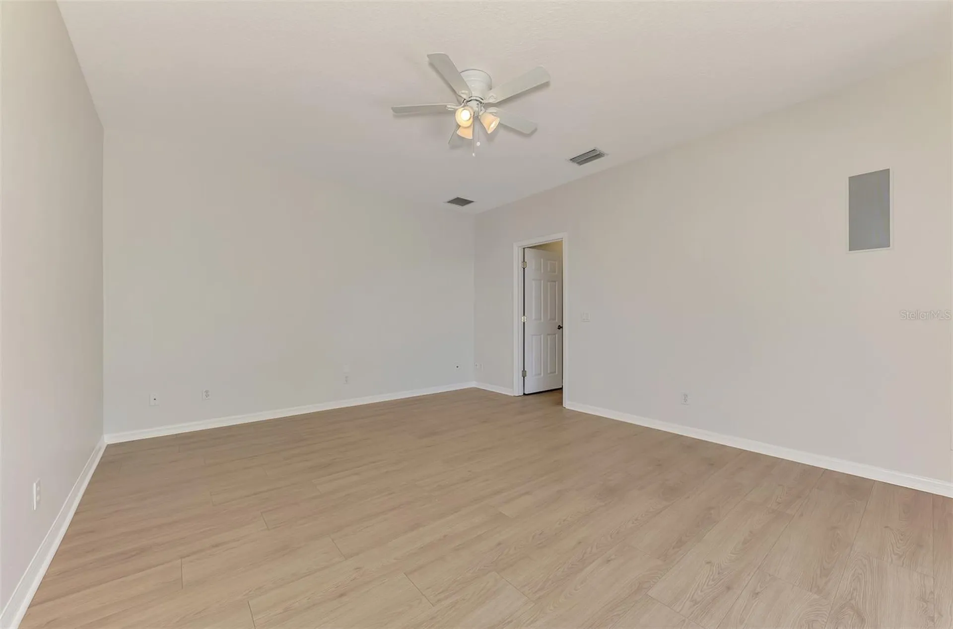 5684 Eastwind Drive Sarasota FL 34233