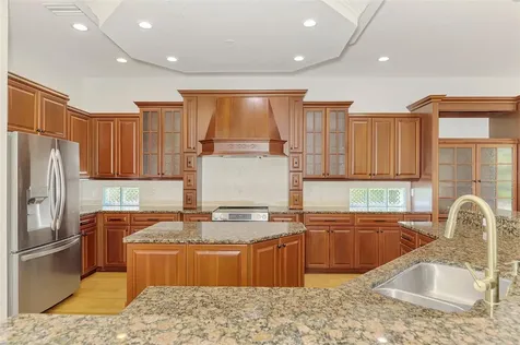 5684 Eastwind Drive Sarasota FL 34233