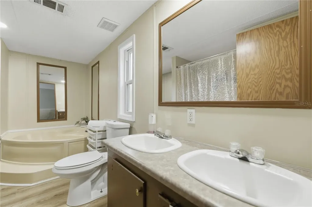 9160 NW 131 Court Ocala FL 34482