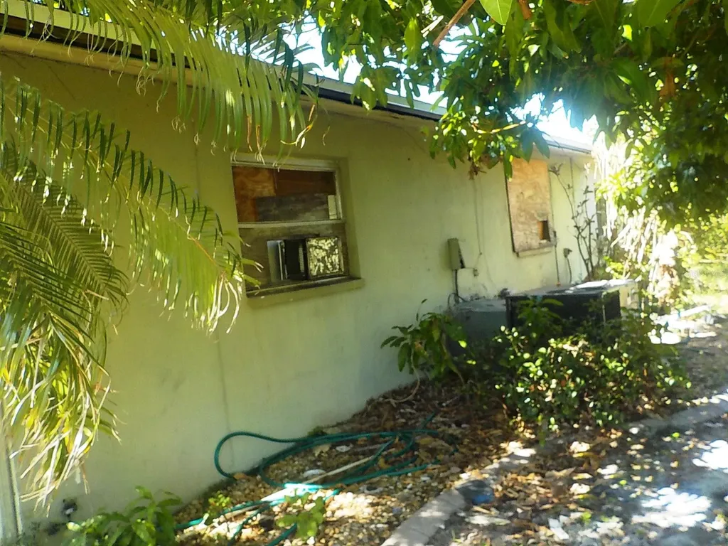 30 Oakland Hills Court Rotonda West FL 33947