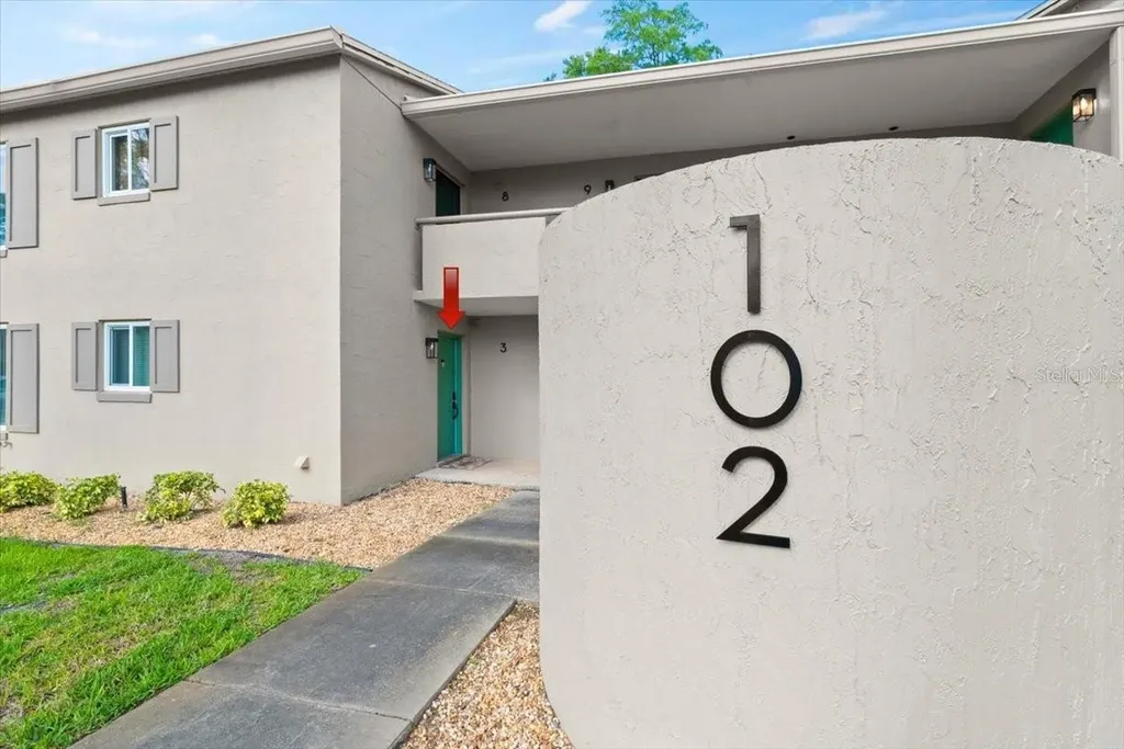102 Bob White Court Daytona Beach FL 32119