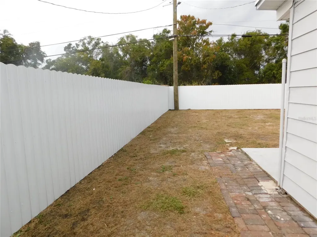 2015 Wishing Well Way Tampa FL 33619