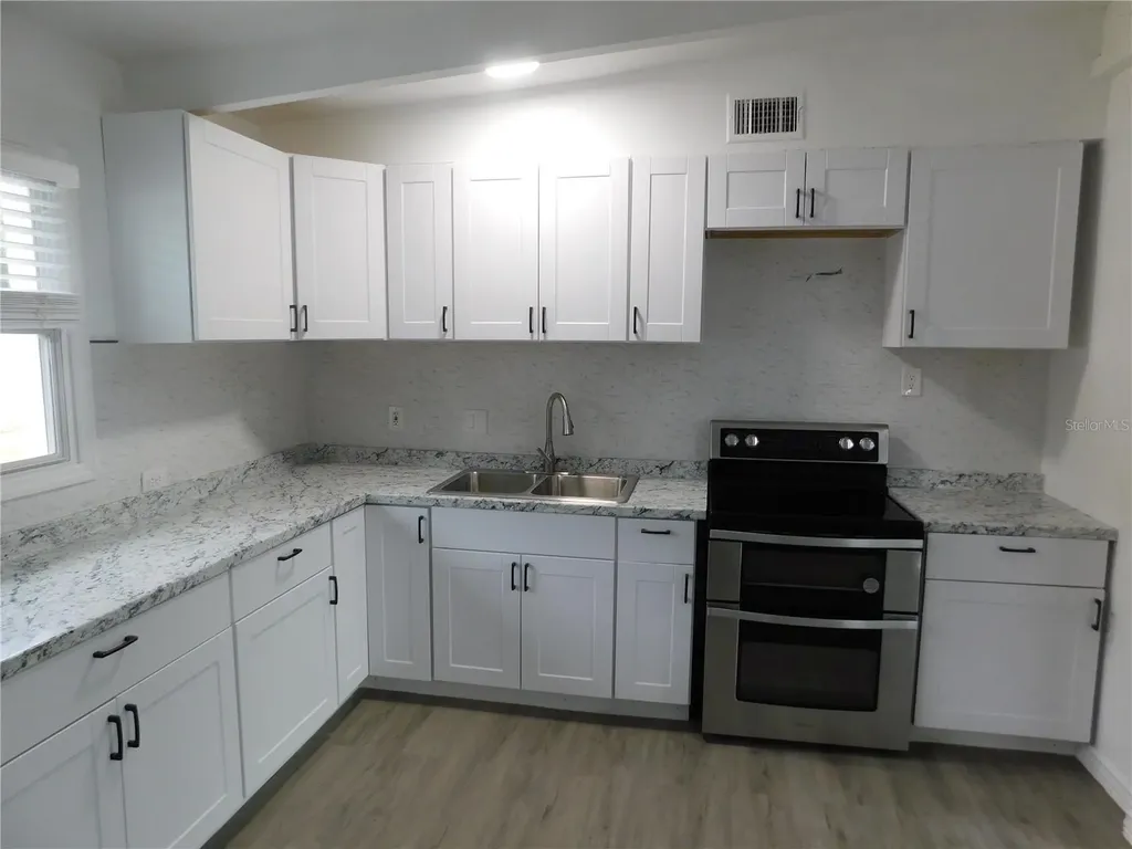 2015 Wishing Well Way Tampa FL 33619