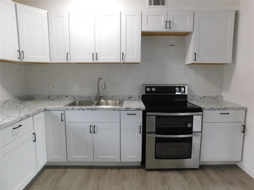 2015 Wishing Well Way Tampa FL 33619