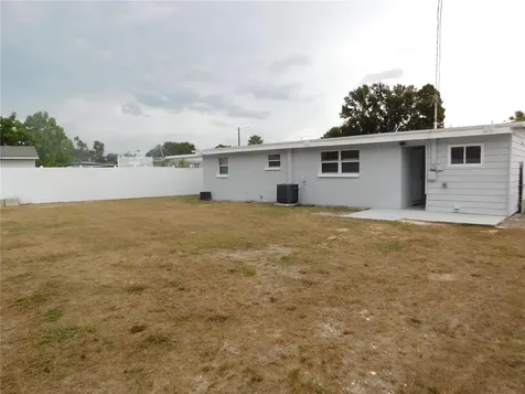 2015 Wishing Well Way Tampa FL 33619