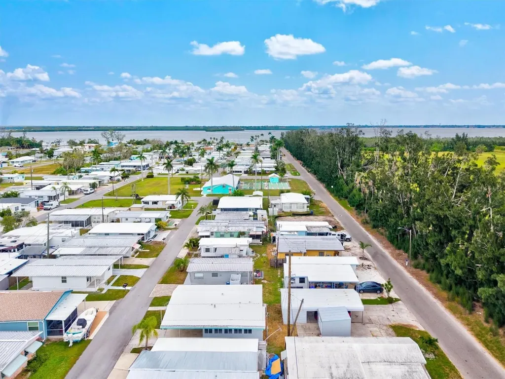 3831 115th Street Court W Bradenton FL 34210
