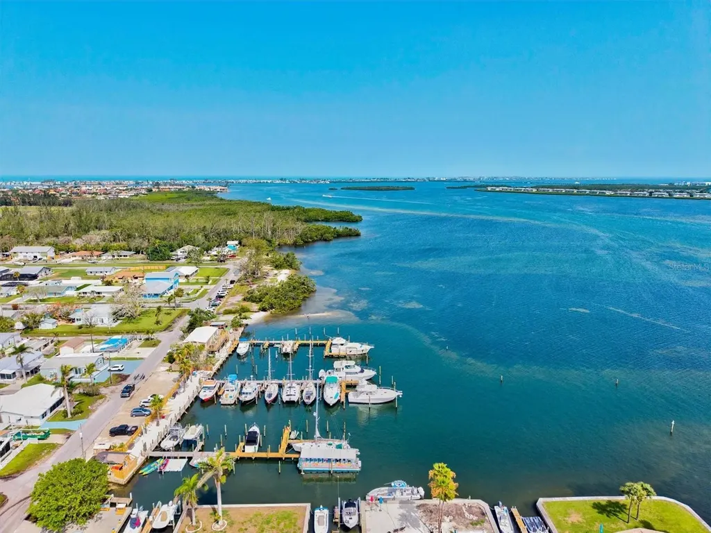3831 115th Street Court W Bradenton FL 34210