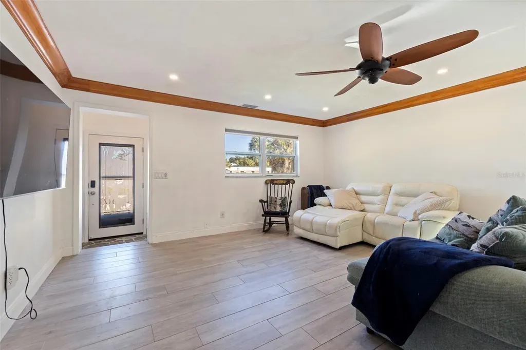 5322 25th Avenue S Gulfport FL 33707