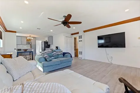 5322 25th Avenue S Gulfport FL 33707