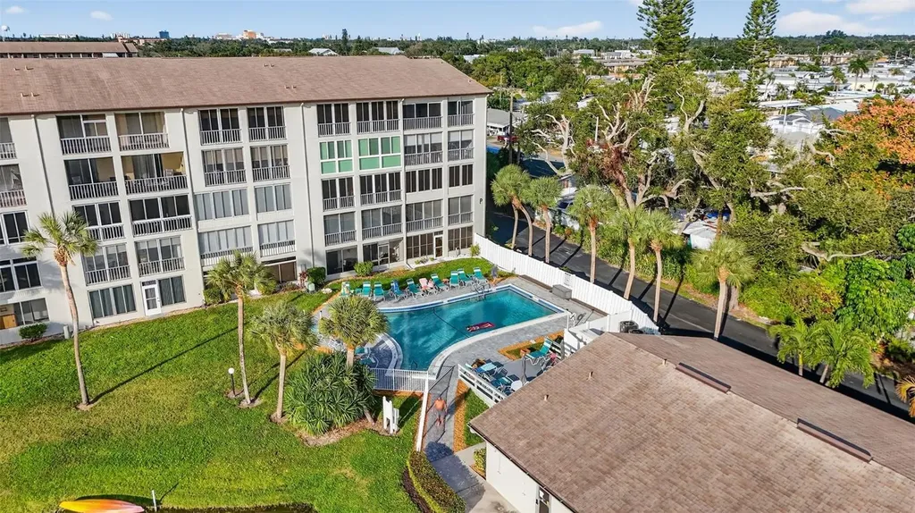 4149 Lake Bayshore Drive Bradenton FL 34205