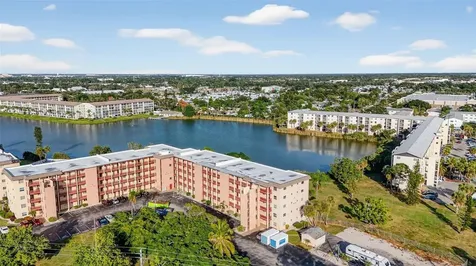 4149 Lake Bayshore Drive Bradenton FL 34205