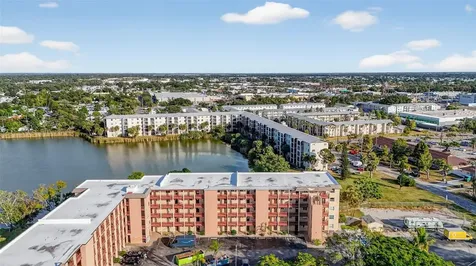 4149 Lake Bayshore Drive Bradenton FL 34205