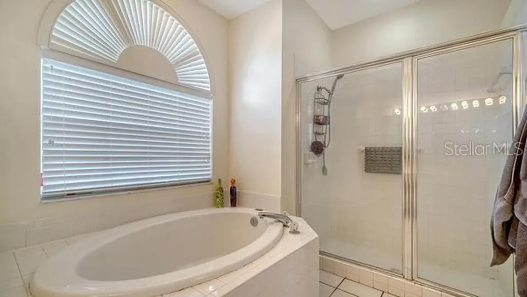 9528 Hawksmoor Lane Sarasota FL 34238