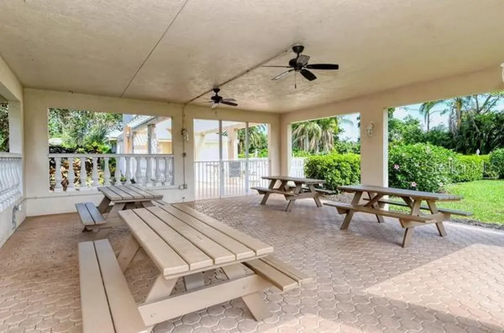 9528 Hawksmoor Lane Sarasota FL 34238