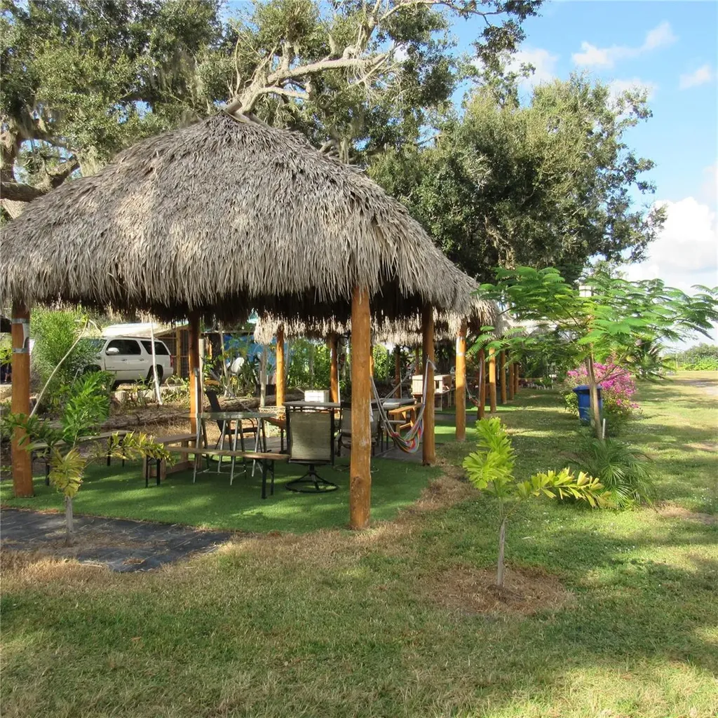 21552 E State Road 64 Bradenton FL 34212
