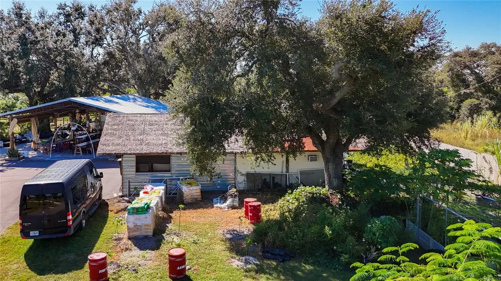21552 E State Road 64 Bradenton FL 34212