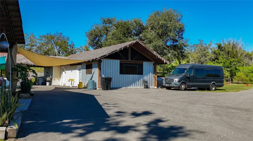 21552 E State Road 64 Bradenton FL 34212