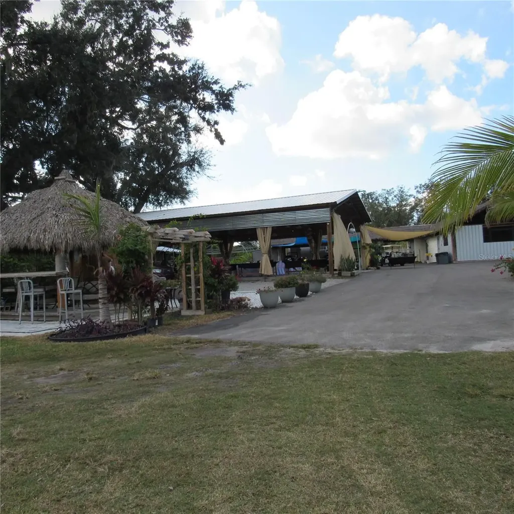 21552 E State Road 64 Bradenton FL 34212