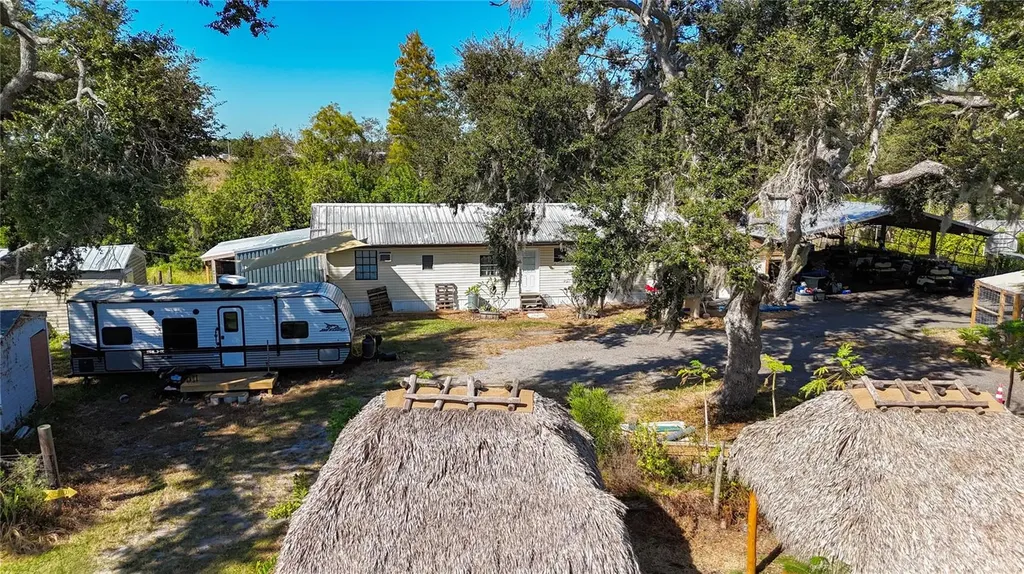 21552 E State Road 64 Bradenton FL 34212