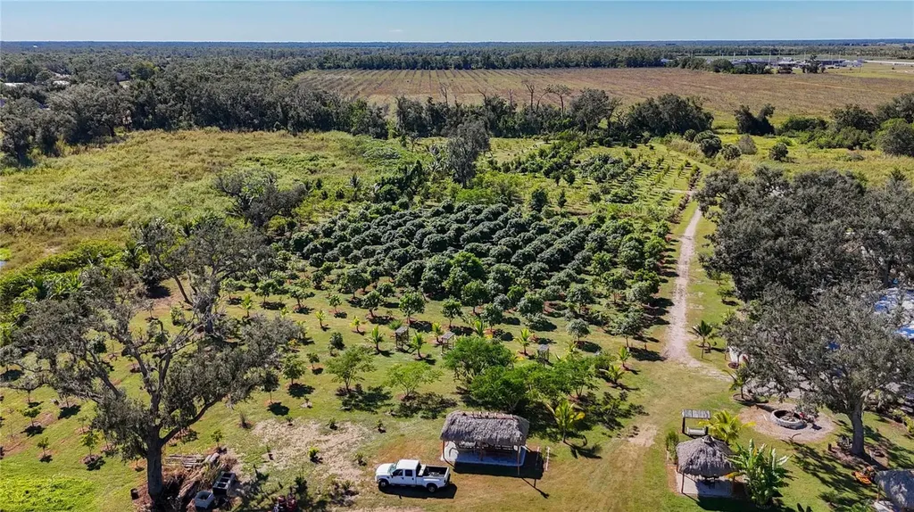 21552 E State Road 64 Bradenton FL 34212
