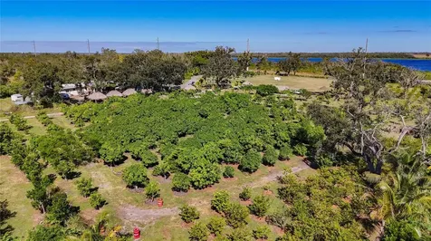 21552 E State Road 64 Bradenton FL 34212